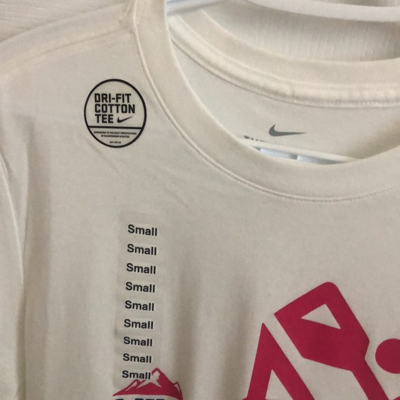 Mens Nike Dri-Fit Tee - Picture 3 of 3